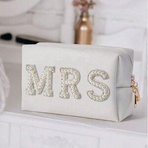NWT, Bridal Faux Pearl Mrs. Square Makeup Bag